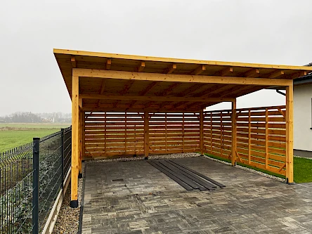 Wiaty drewniane garażowe